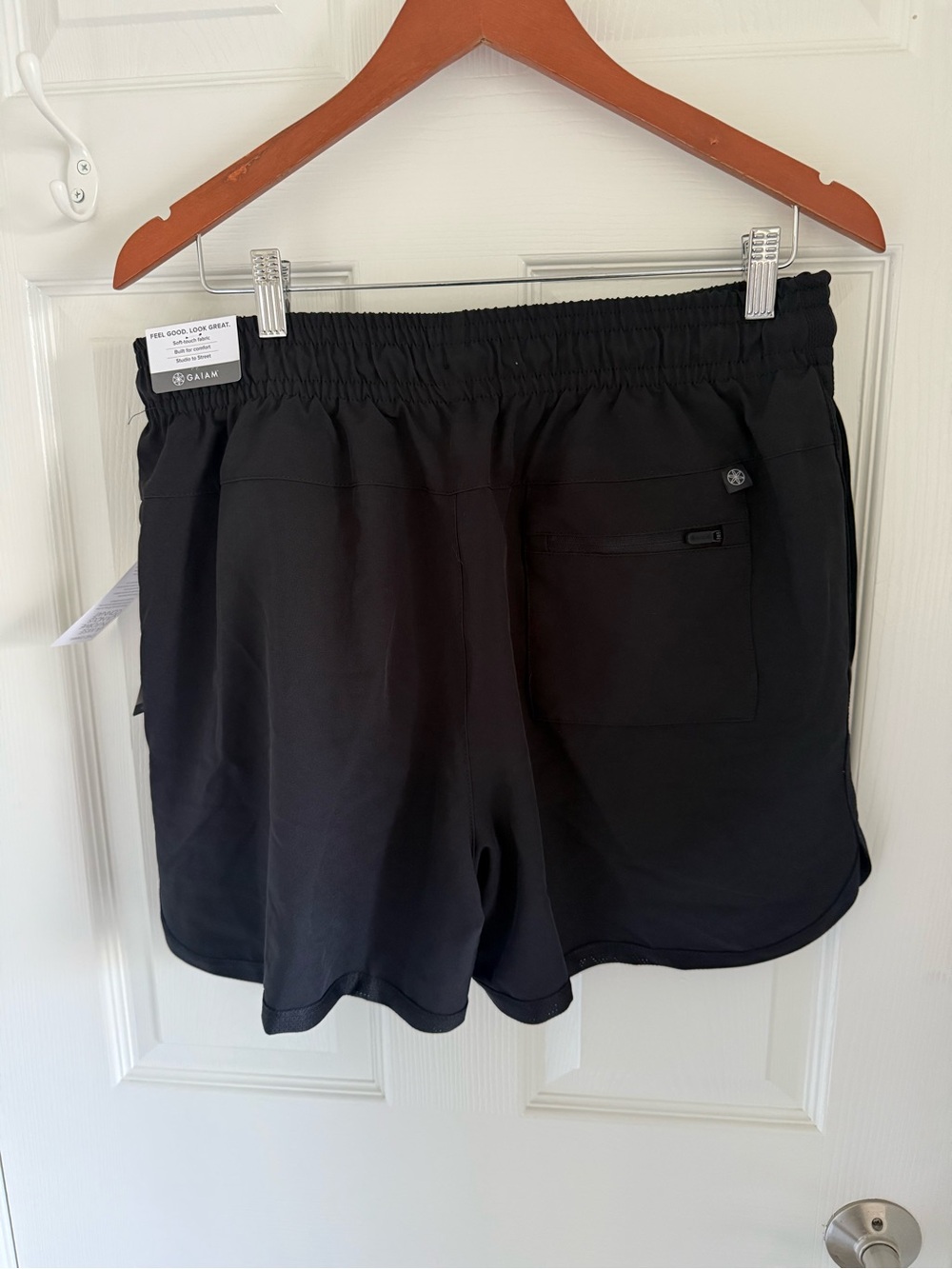 Men’s GAIAM Black Lunge 5” running shorts - Picture 7 of 13